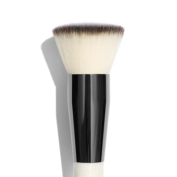 Buff and Blur Brush Chantecaille